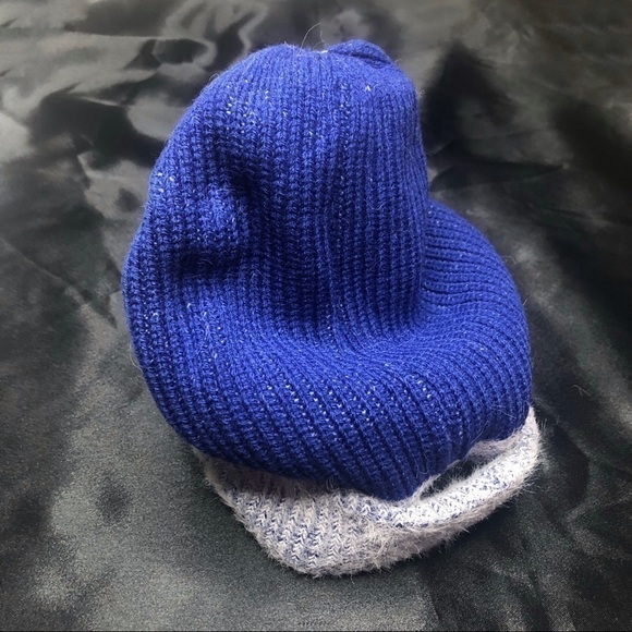 𝅺NEW-REVERSIBLE Two Color Ultra Soft/ Warm Beanie - Picture 5 of 8